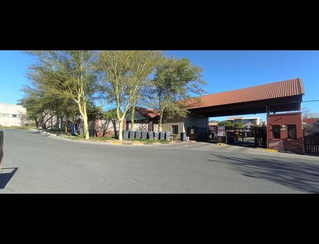 2 BEDROOM TOWNHOUSE FOR SALE IN VORNA VALLEY